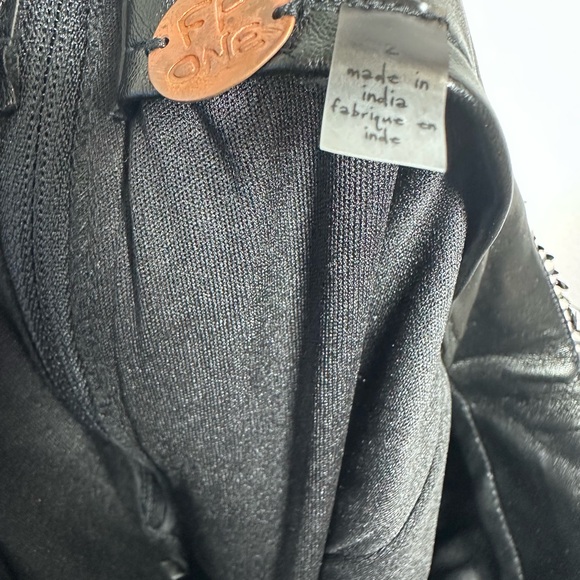 Free People Skinny Sequin Mini Skirt Camo Silver Black Lined Back Zip Size 2 NWT - Picture 6 of 13